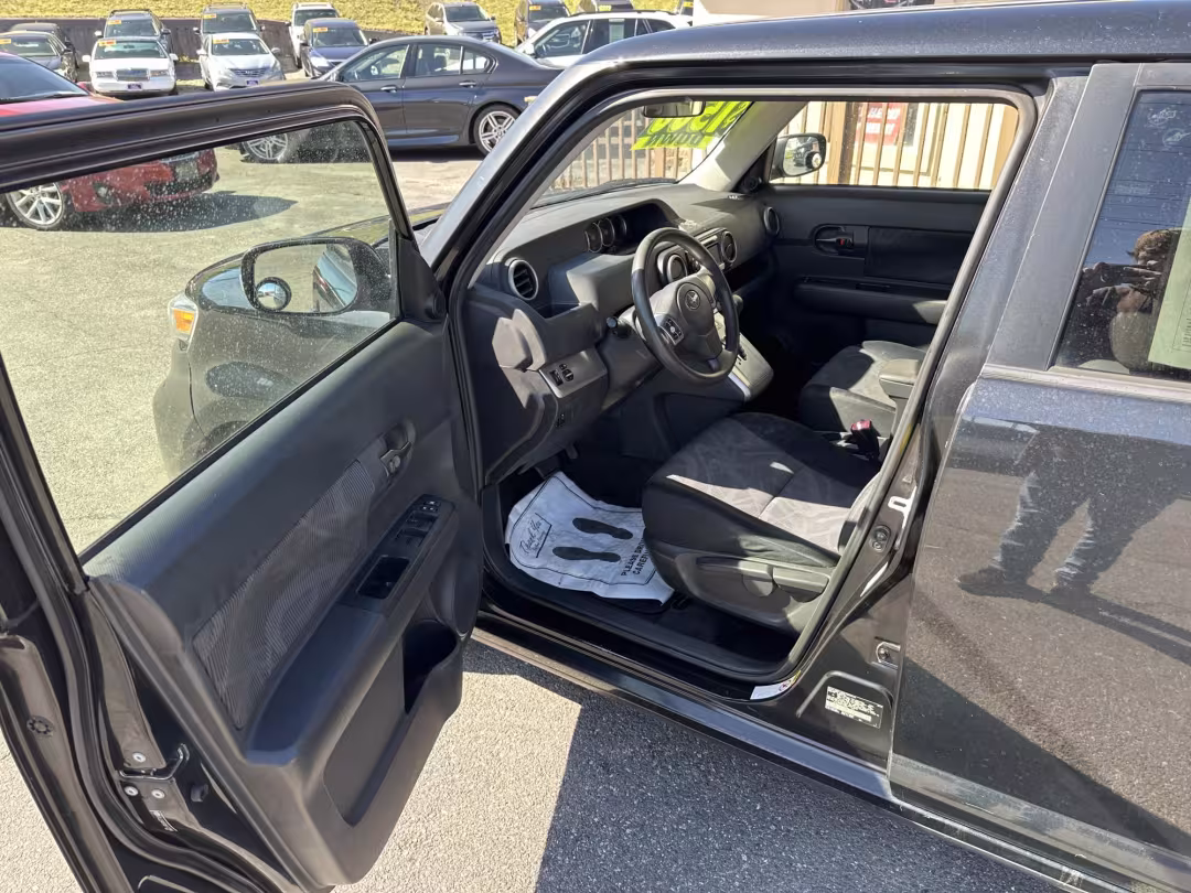 2011 Scion xB - JTLZE4FEXB1133580 - Image #5