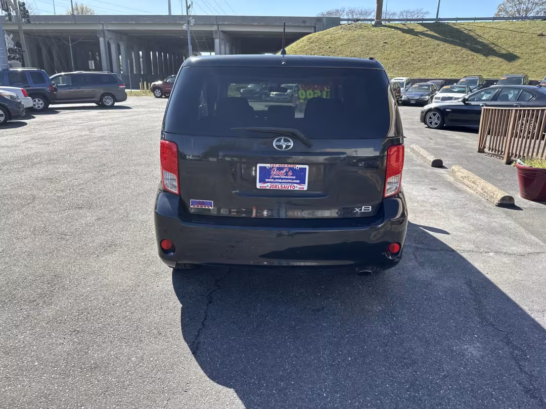2011 Scion xB - JTLZE4FEXB1133580 - Image #2